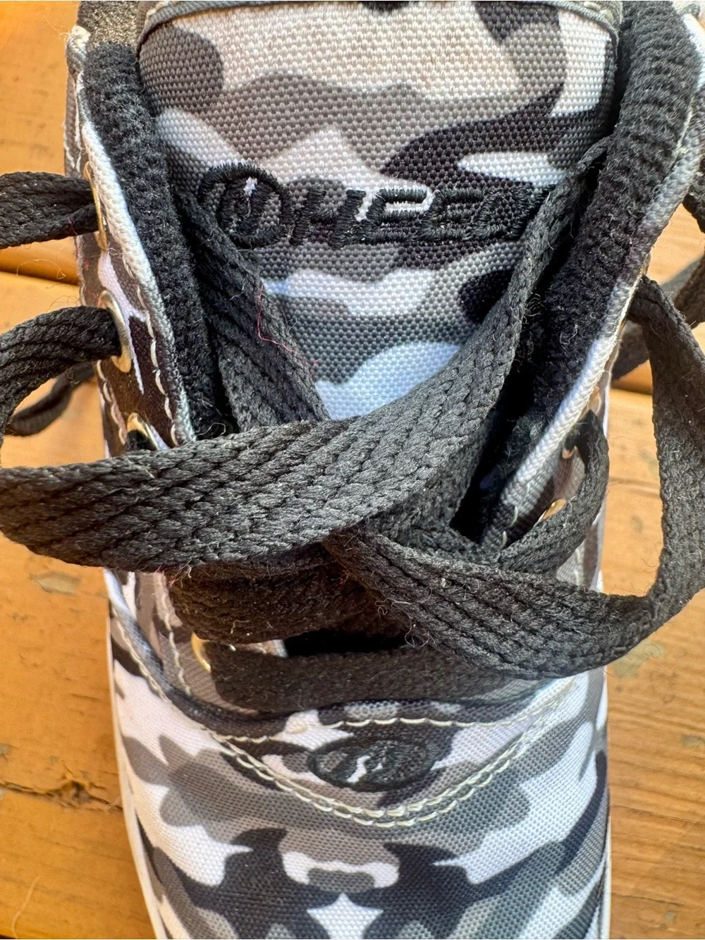 Heelys Pro 20 Prints Charcoal Camo Roller Skate Shoes Youth Size 3